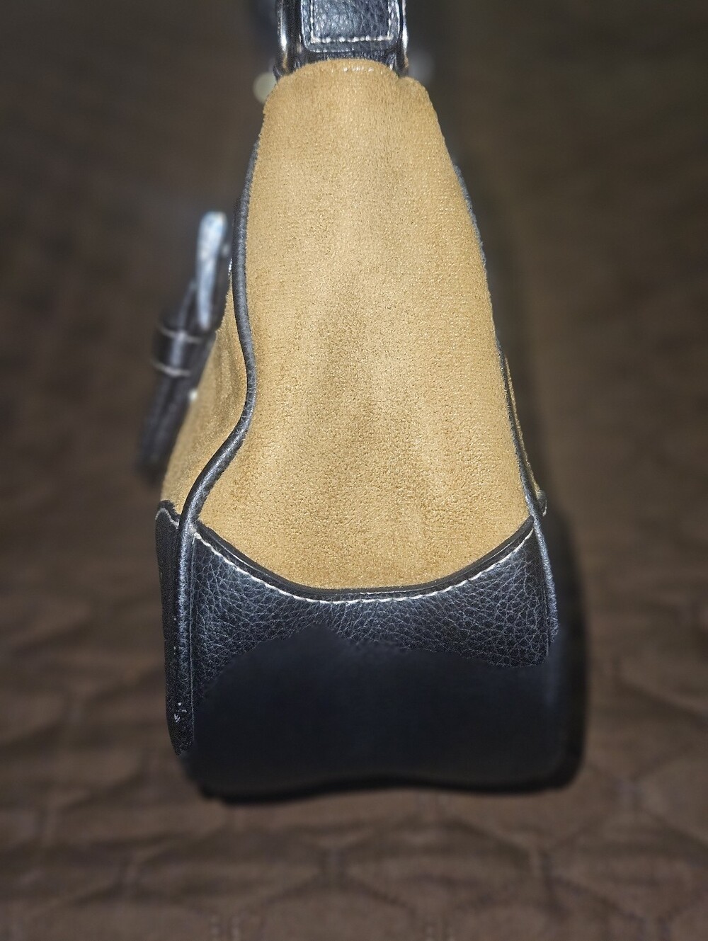 💥Sale💥Vintage Moon Tan Suede and Black Leather Shoulder Bag - Picture 4 of 8